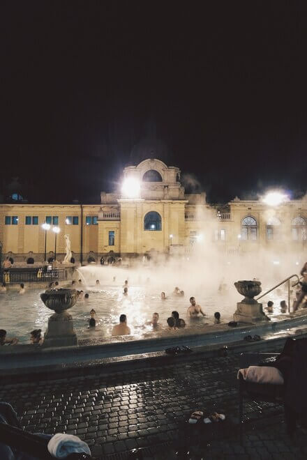 11 experiências mágicas para viver em Budapeste no inverno (que vão adorar!) 4 Széchenyi Thermal Baths Budapest
