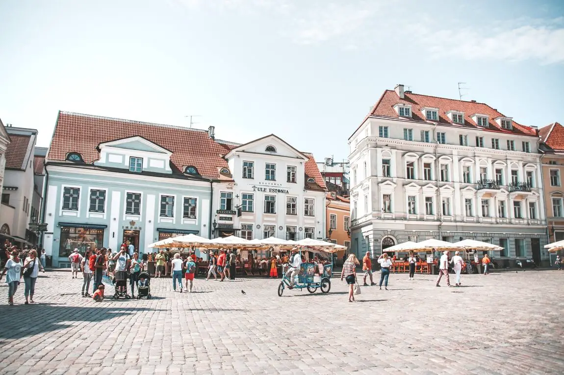 Tallinn Estonia O que visitar Praça Municipio