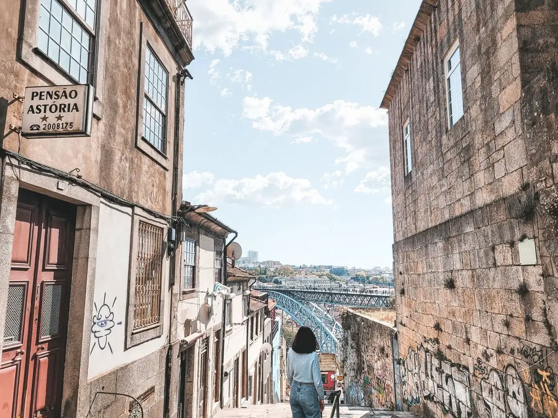 Porto What to visit Escadas dos Guindais