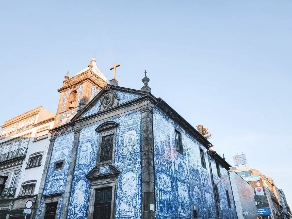 Porto What to visit Santa Catarina Street Souls Chapel