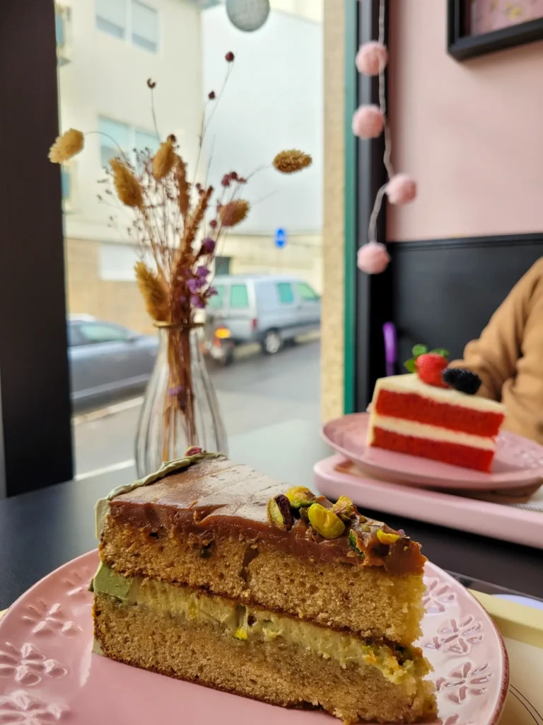 Os 35+ melhores cafés no Porto onde volto sempre 47 Carlotta Cake Boutique