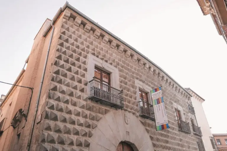 Segovia O que visitar Casa de los Picos