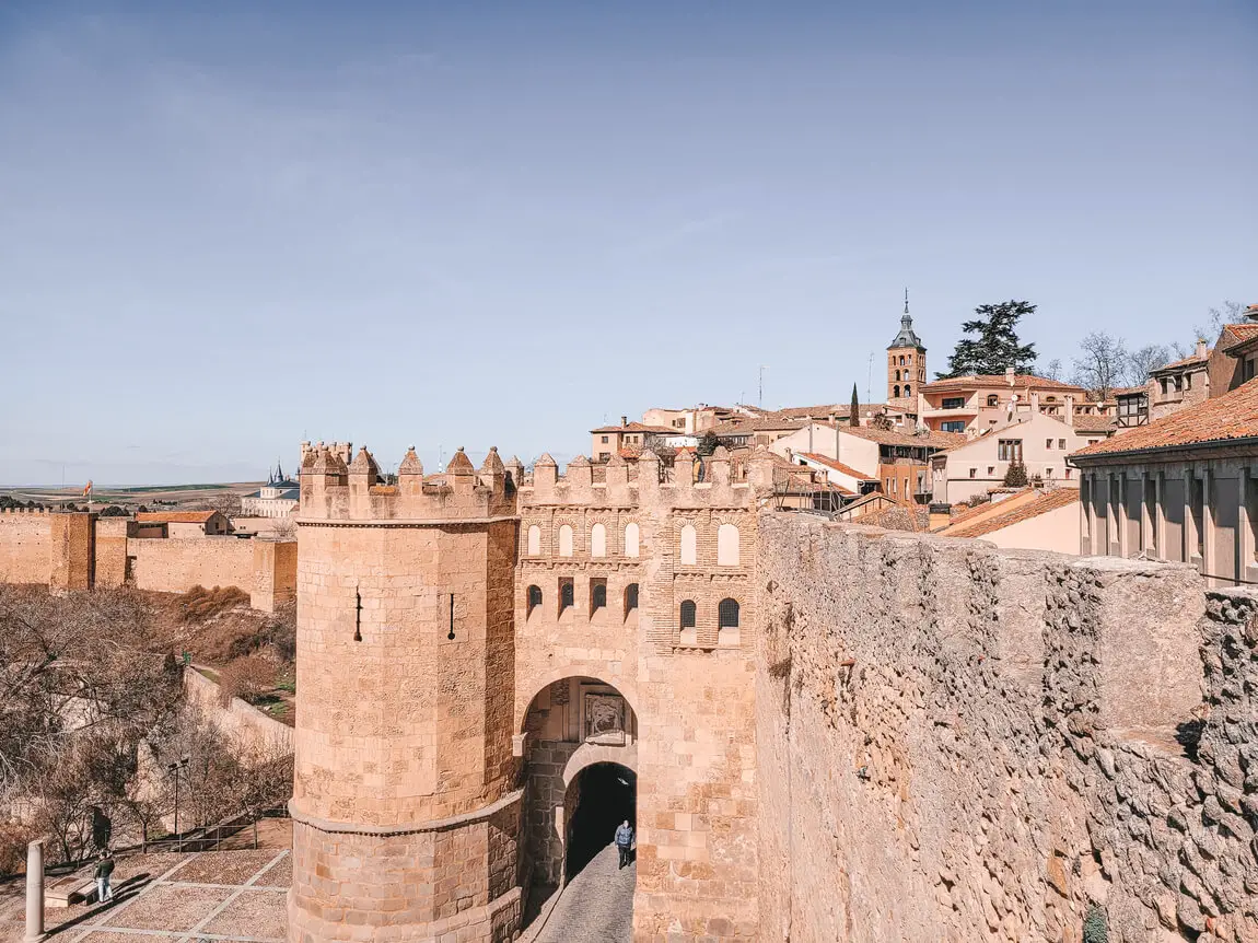 Segovia O que visitar Muralhas