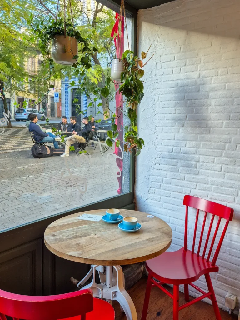 Os 35+ melhores cafés no Porto onde volto sempre 2 Story
