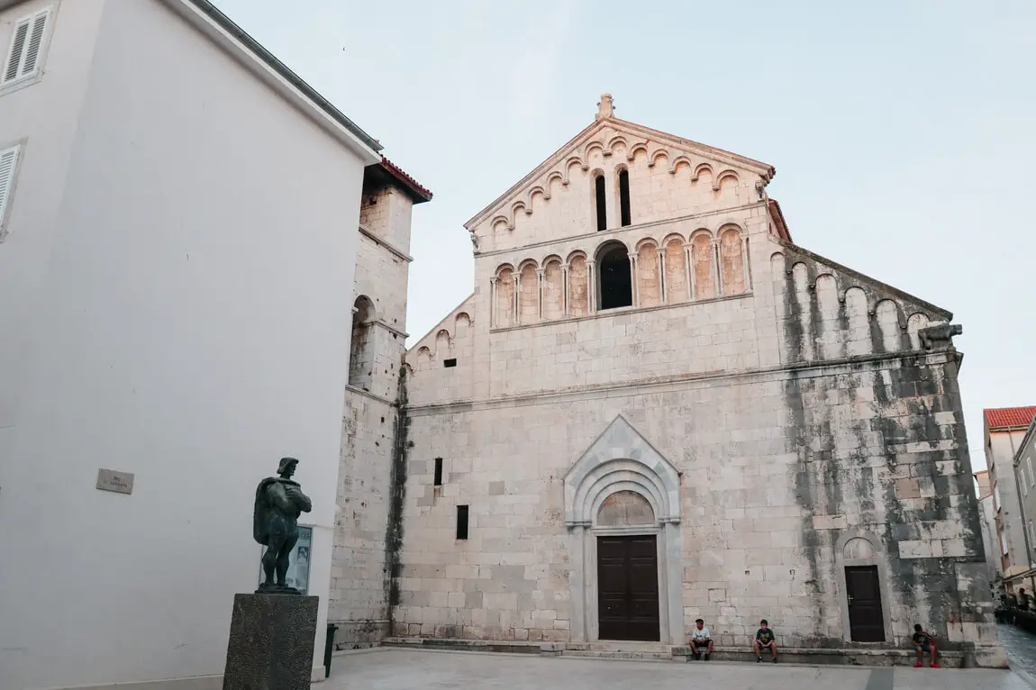 Zadar O que visitar Igreja de São Crisógono