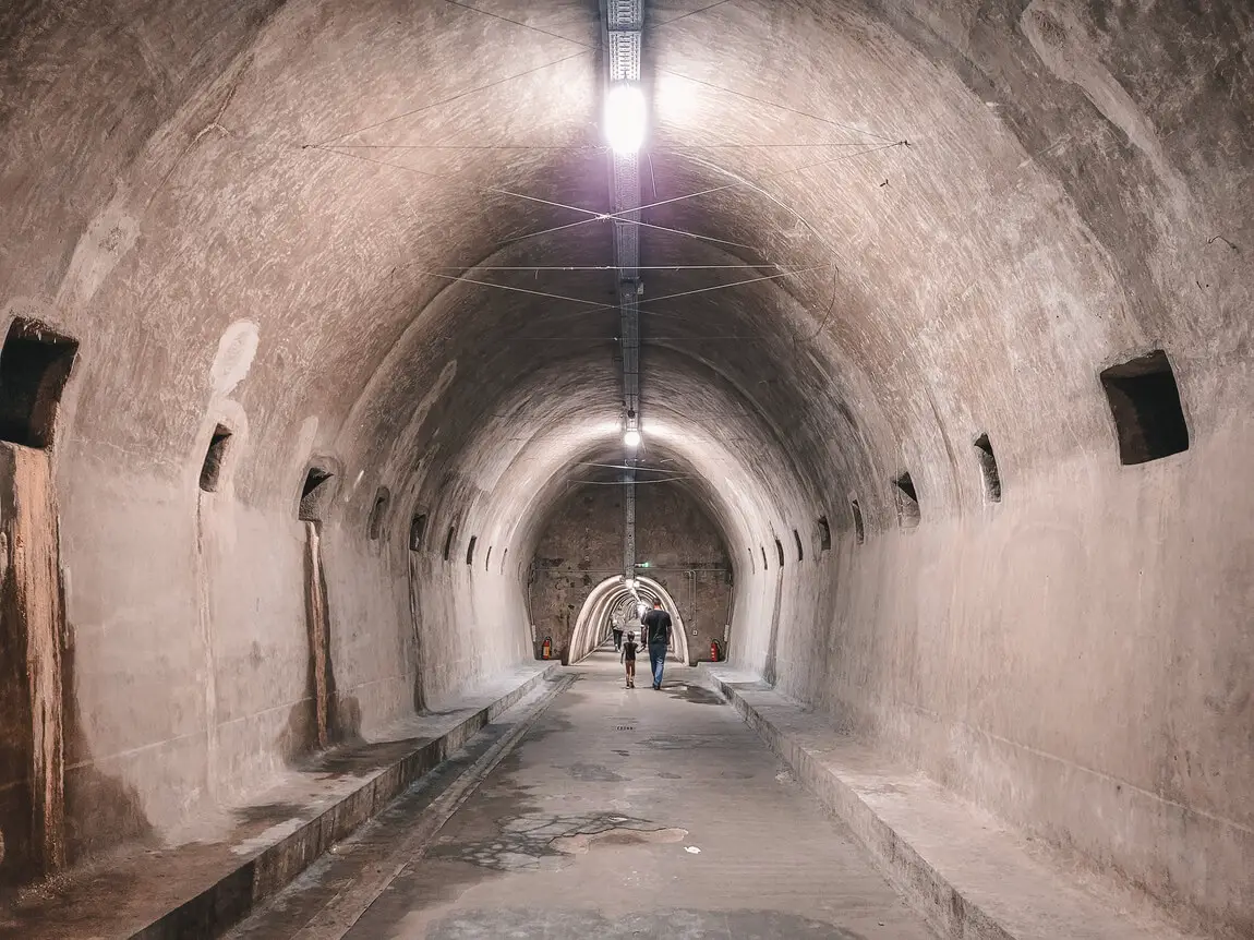 Zagreb O que Visitar Tunel Grič
