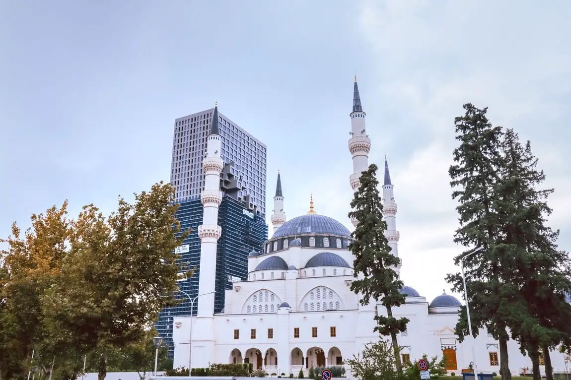 Tirana O que visitar Mesquita Namazgah