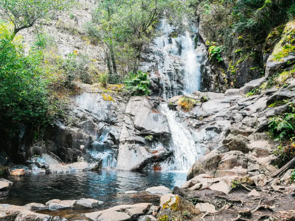 Quick guide to visit Pedra Ferida Waterfall