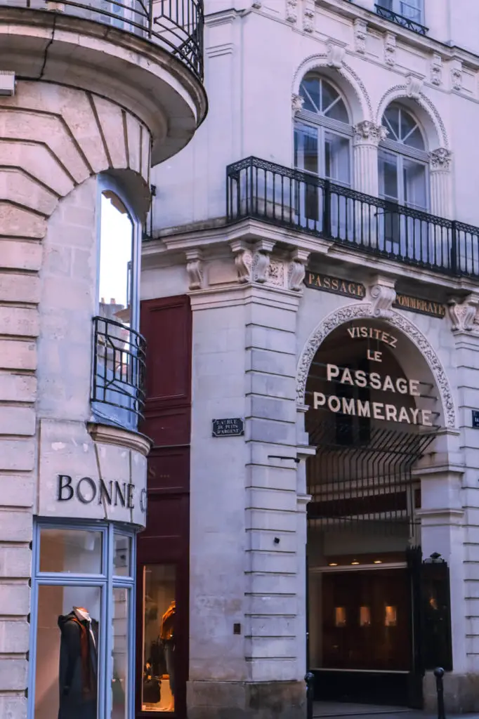 What to visit in Nantes Passage Pommeraye