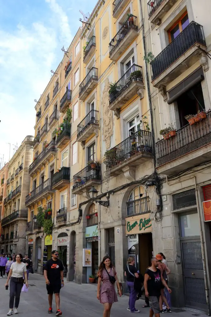 Places to see in Barcelona in 3 days Catalonia National Art Museum Plaça George Orwell