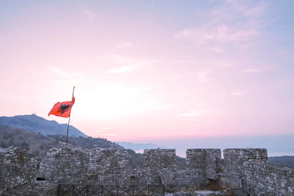 Dicas para planear uma viagem à Albânia Custo de vida Albânia