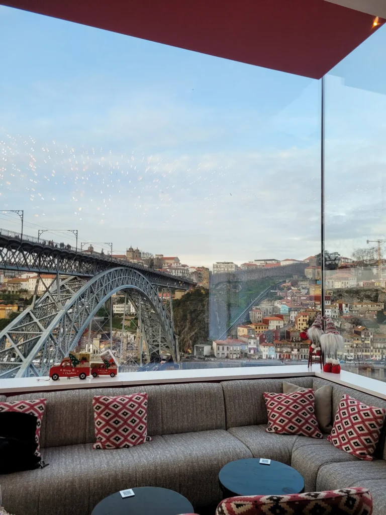 +25 melhores esplanadas no Porto com vista (por uma local) 7 Vinci Ponte de Ferro 2