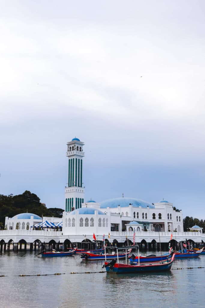 How to spend 2 days in Penang Tanjung Bungah Mosque