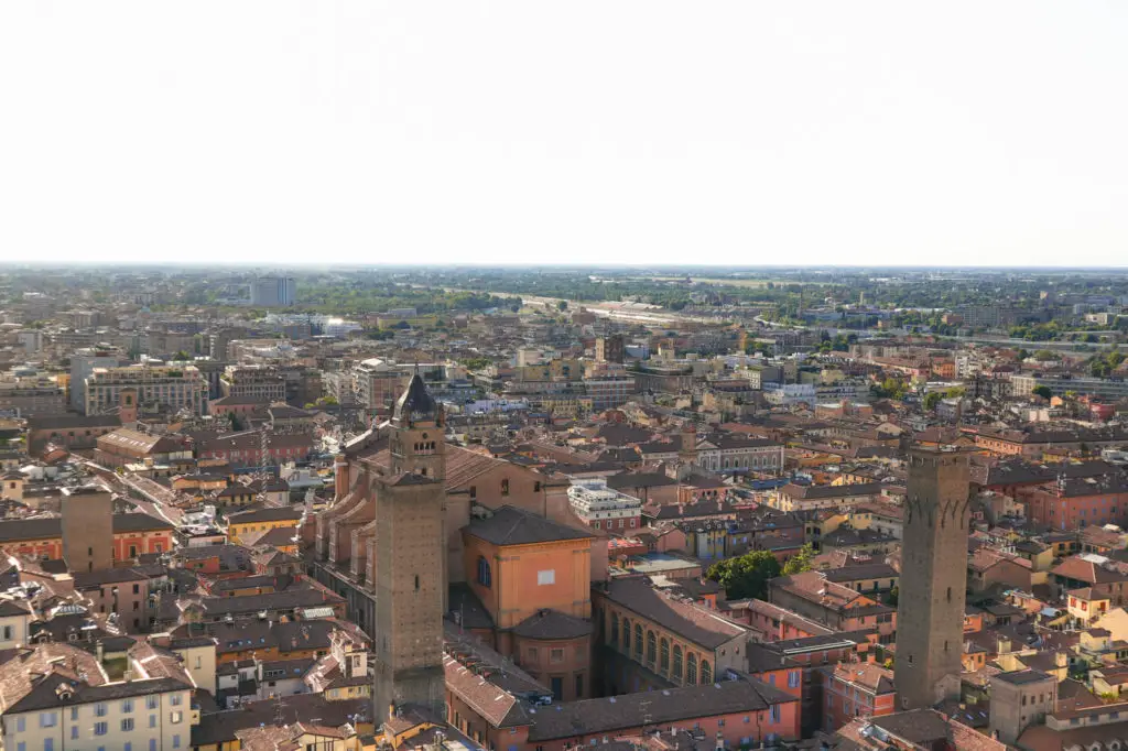 O que visitar em Bolonha em 2 dias Torre Asinelli