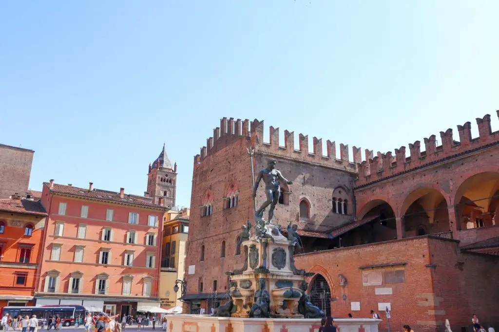 What to visit in Bologna in 2 days Piazza del Nettuno