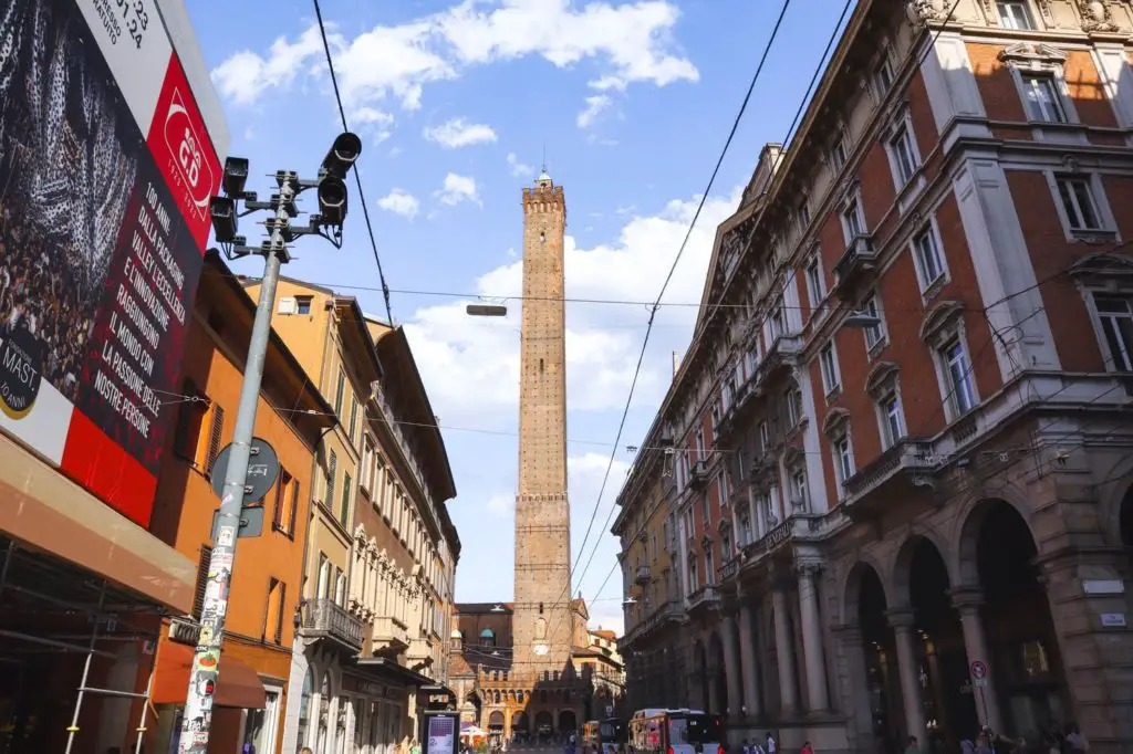 What to visit in Bologna in 2 days Piazza di Porta Ravegnana