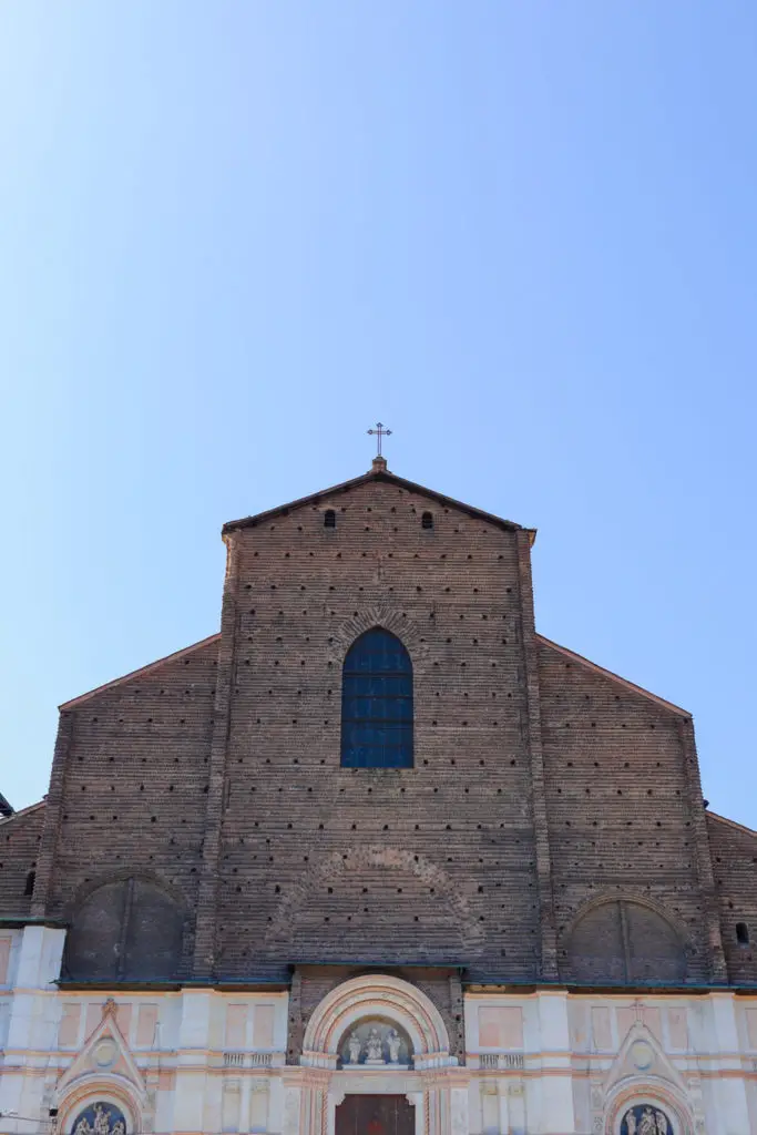 What to visit in Bologna in 2 days San Petronio Basilica
