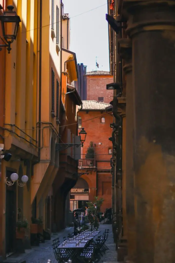What to visit in Bologna in 2 days Streets