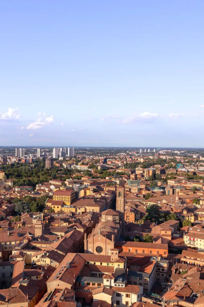 What to visit in Bologna in 2 days Tower Asinelli