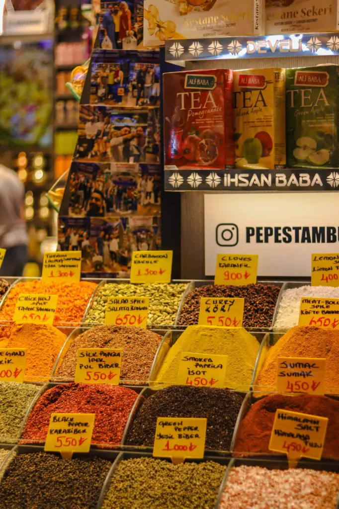 Things to see in Istanbul in 3 days Spices market