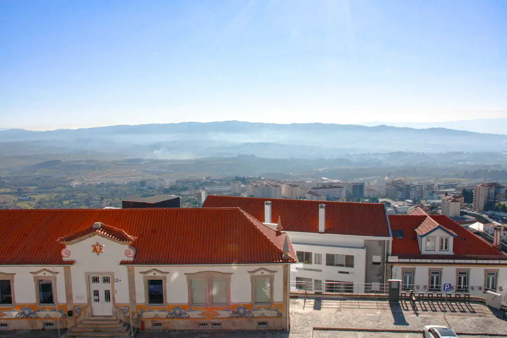 What to visit in Covilhã Portas do Sol Viewpoint