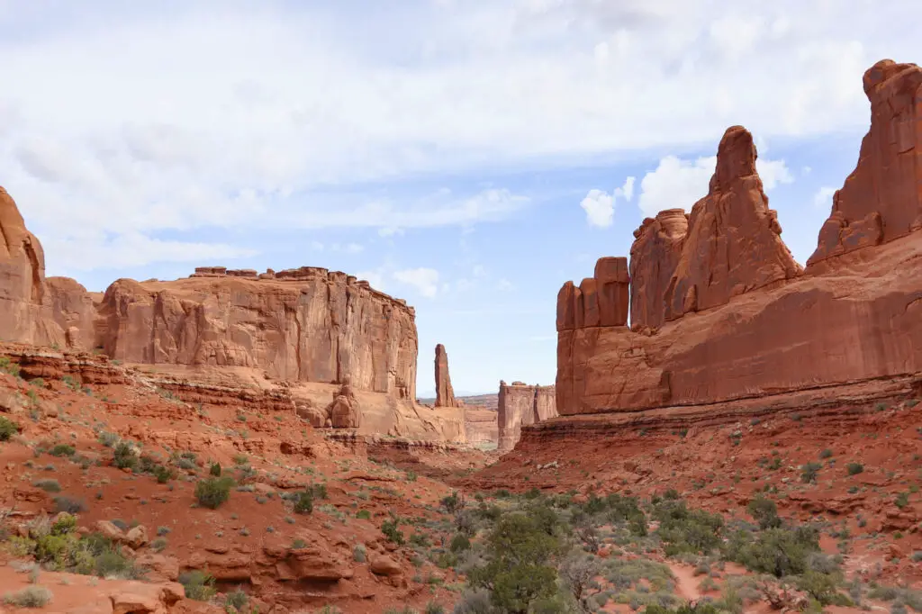 1 day in Arches National Park Park Avenue Hike