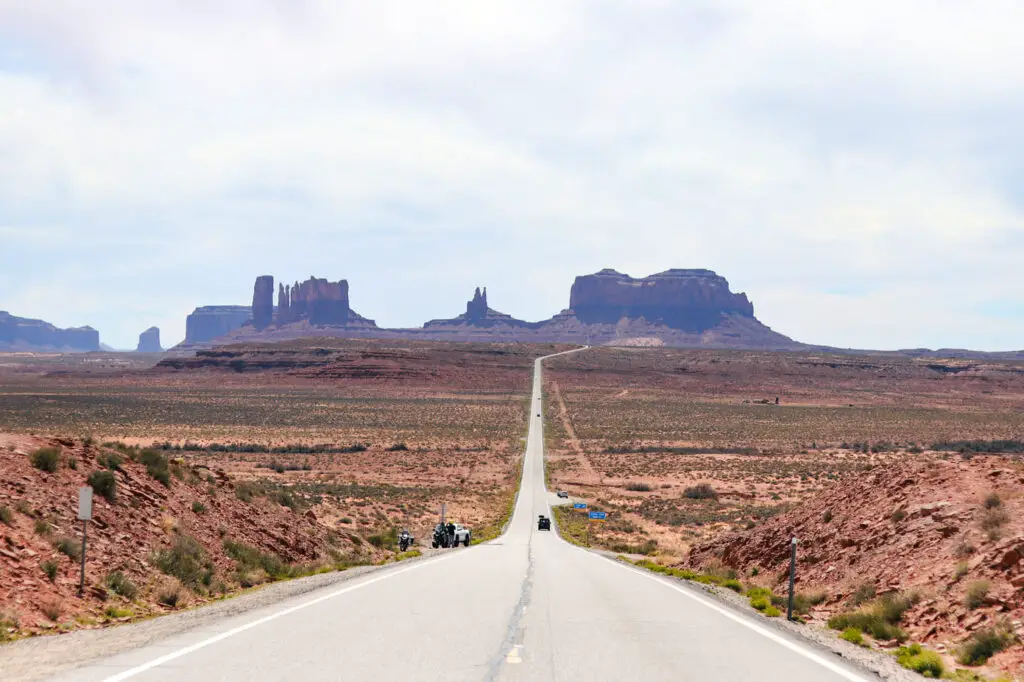 Things to do at Monument Valley Forrest Gump Point