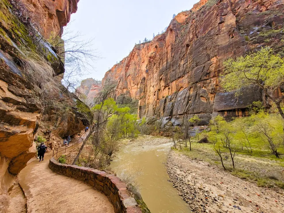 Visitar Zion National Park Riverside Walk