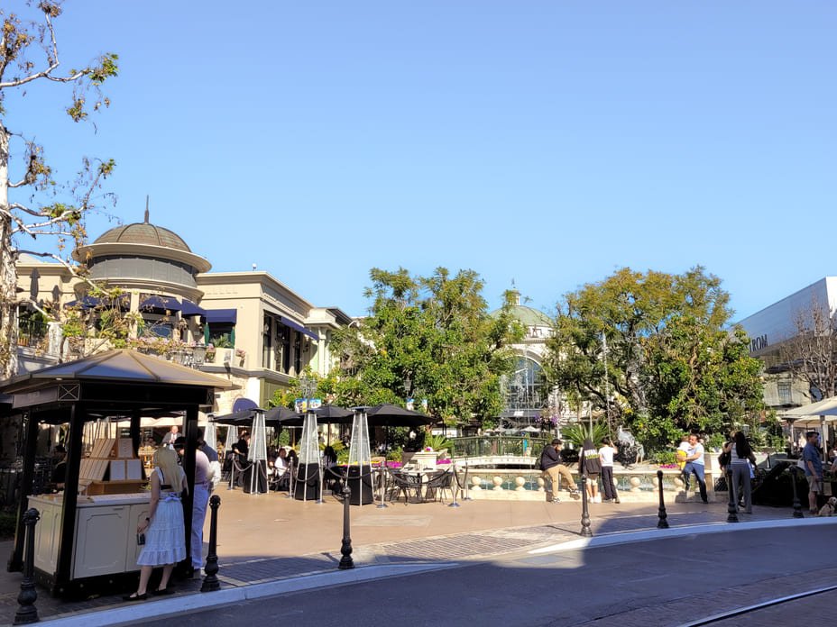 Is Los Angeles Worth Visiting The Grove