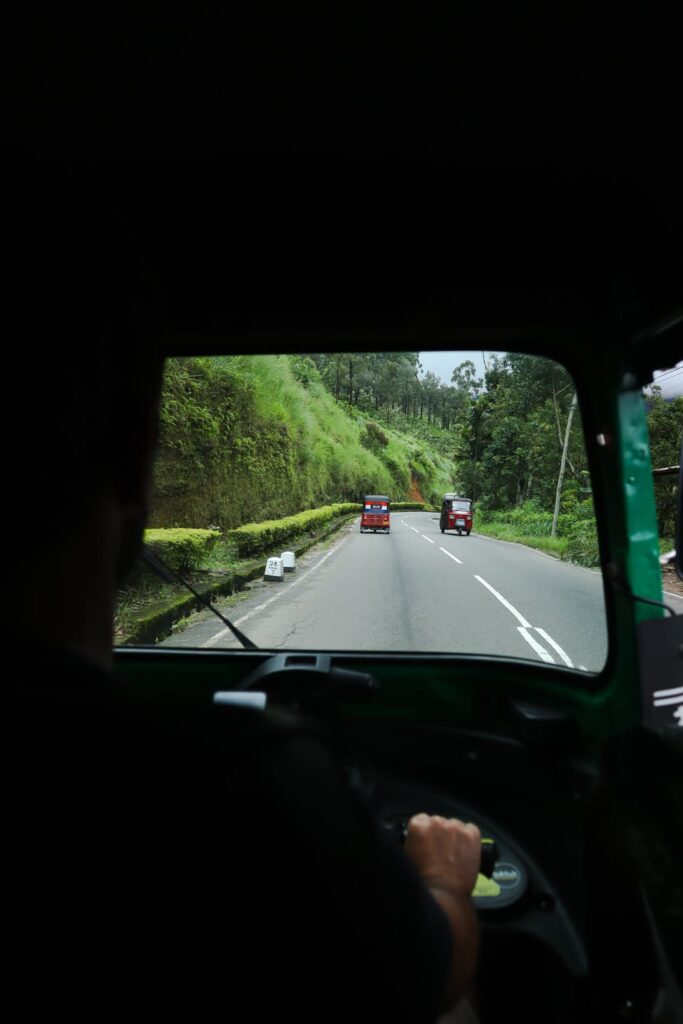 Alugar tuk tuk no Sri Lanka Interior do tuk tuk