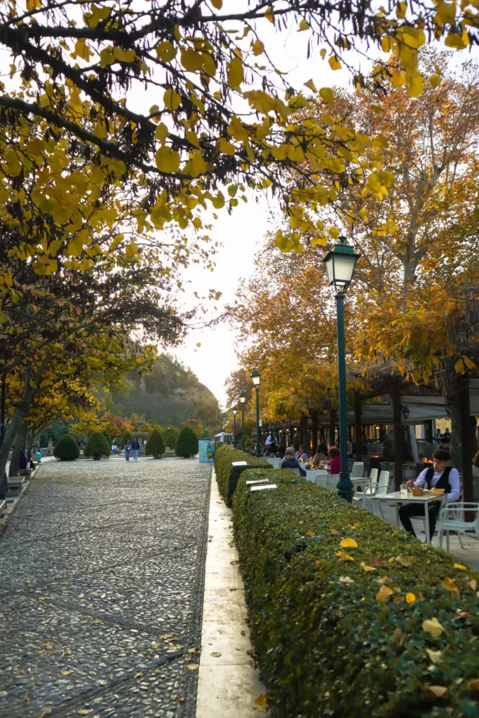 O que visitar emn Granada Paseo de los Tristes