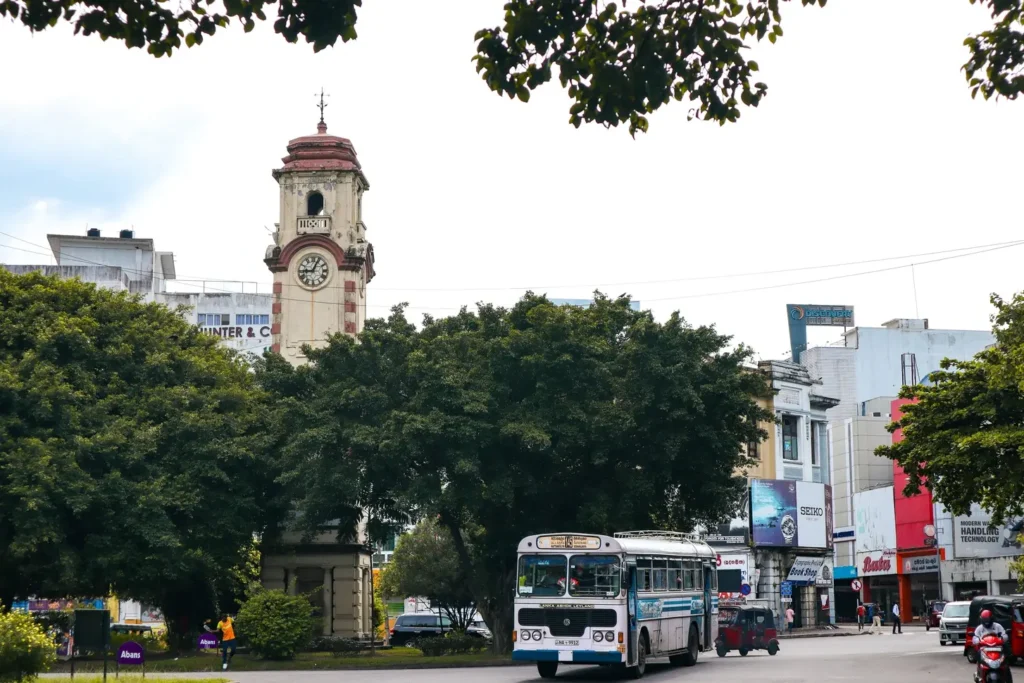 Um dia em Colombo Torre do Relogio Khan