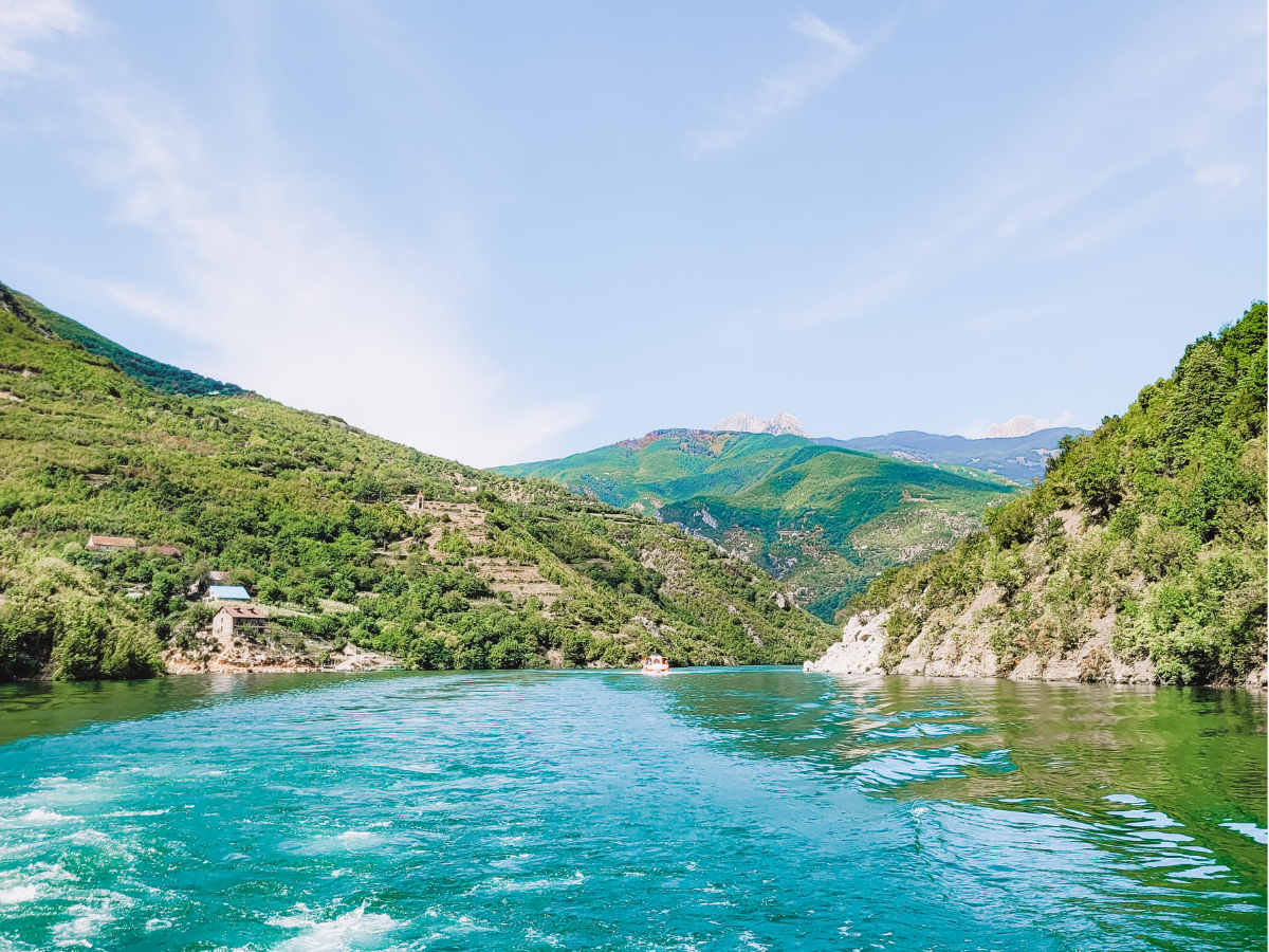 Guia para visitar o Lago Komani