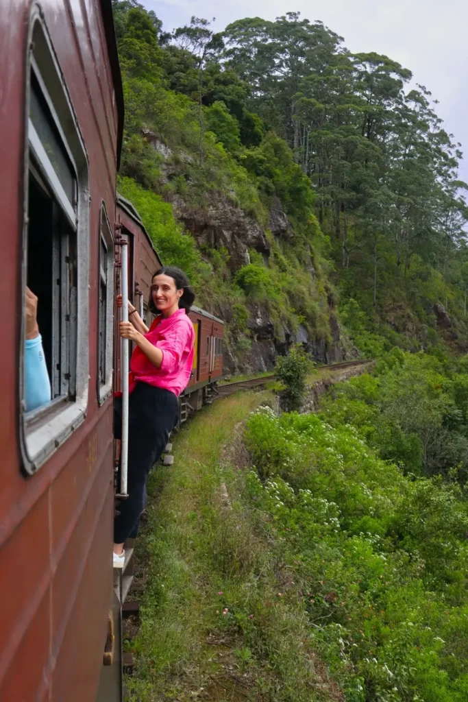 Everything you need to know before doing the most famous train ride in Sri lanka 4