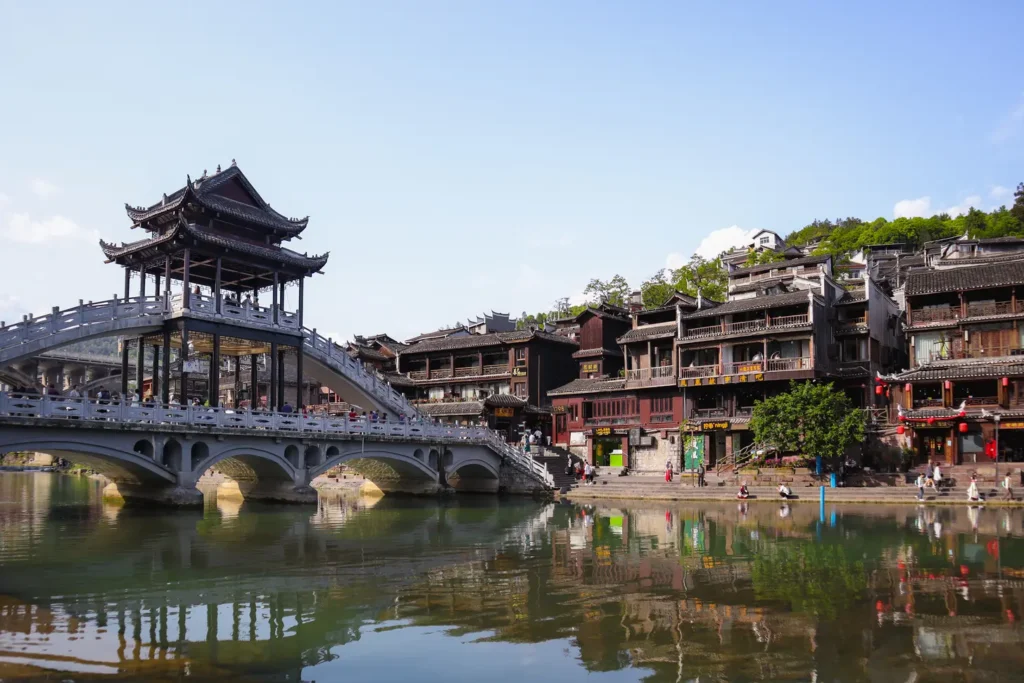 Best things to do in Fenghuang for an unforgettable escape to China’s Phoenix Town (+map) 14 Fengyu Bridge in Fenghuang China