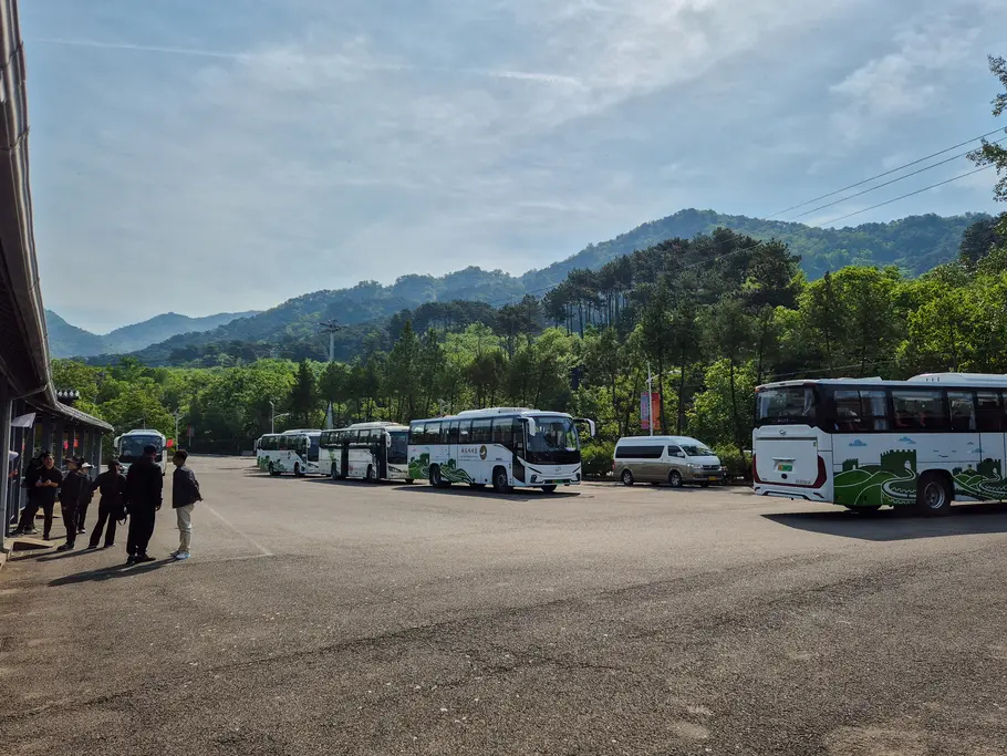 How to visit Mutianyu: step-by-step guide to explore the Great Wall of China 10 Shuttle bus at Mutianyu Great Wall