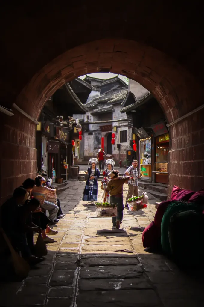 Best things to do in Fenghuang for an unforgettable escape to China’s Phoenix Town (+map) 21 Street in Fenghuang China 2