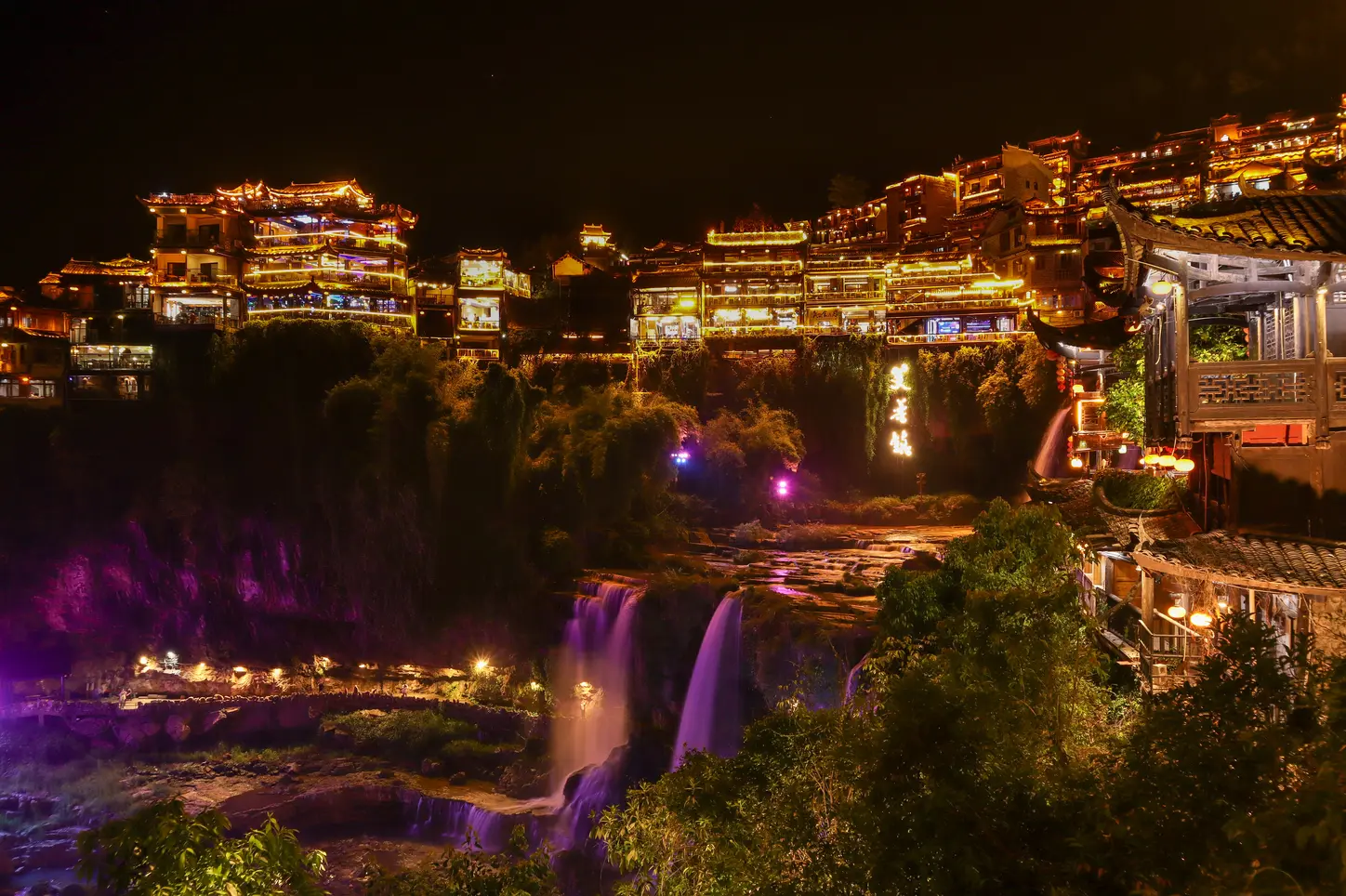 What to do in Furong Visiting Furong at night 4