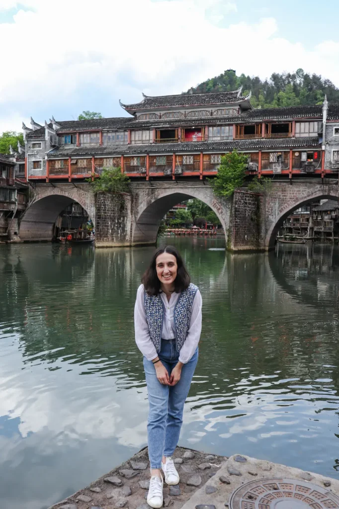 O que fazer em Fenghuang: uma escapadinha inesquecível na Cidade da Fénix da China (+mapa) 22 Passear junto ao rio Tuojiang em Fenghuang na China