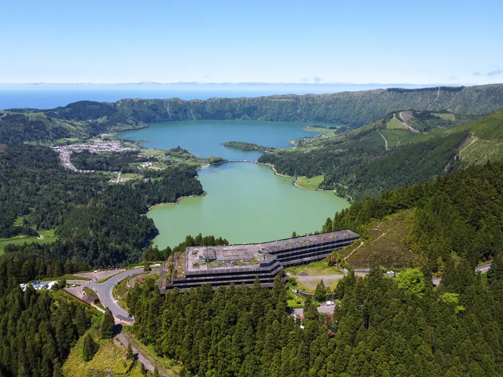 São Miguel Itinerary: 5 days chasing waterfalls, lakes, and hot springs in the Azores (+map) 20 Things to see in Sao Miguel Miradouro Vista do Rei