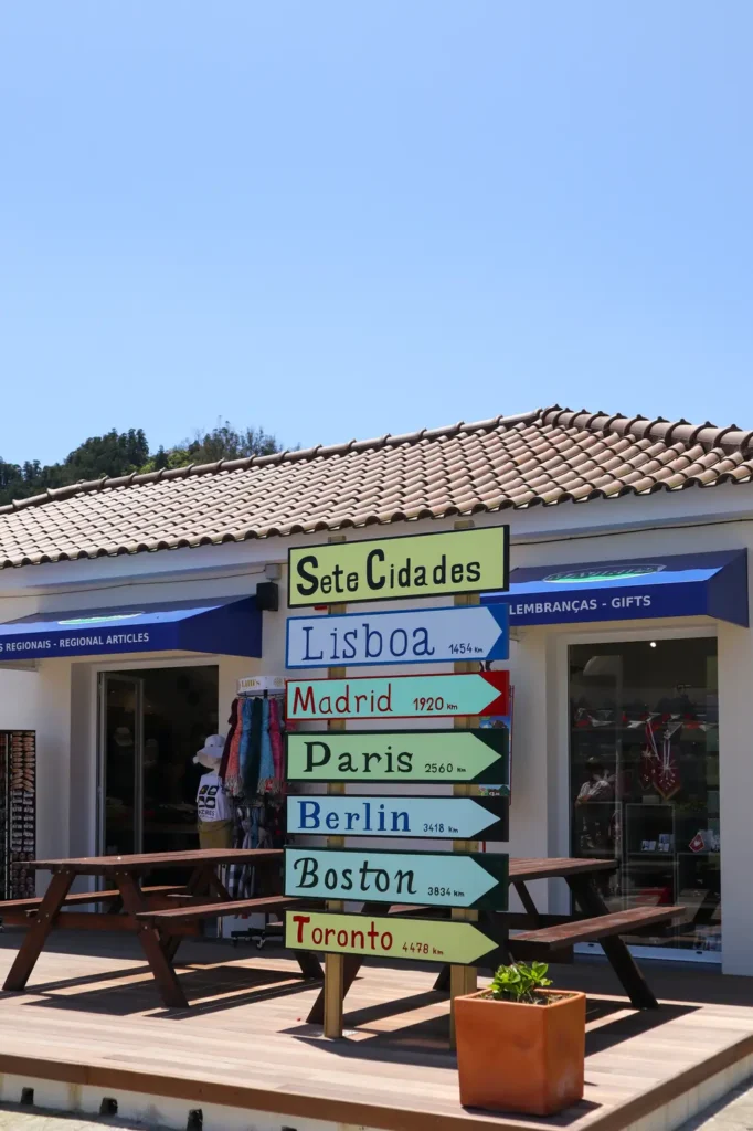 São Miguel Itinerary: 5 days chasing waterfalls, lakes, and hot springs in the Azores (+map) 24 Vila das Sete Cidades em Sao Miguel 2