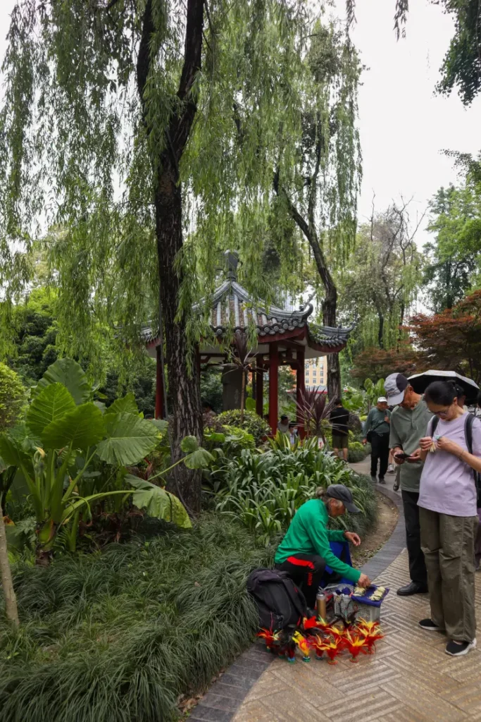 O que fazer em Chengdu: Roteiro de 1 dia para ver pandas e muito mais (+mapa) 30 O que visitar em Chengdu Parque do Povo