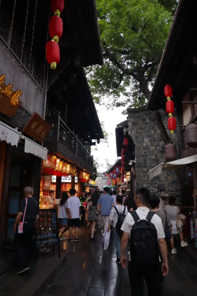 O que fazer em Chengdu: Roteiro de 1 dia para ver pandas e muito mais (+mapa) 31 Rua Jinli em Chengdu