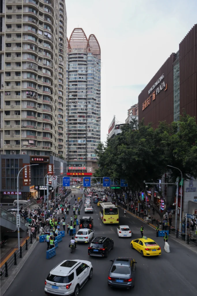 Roteiro de Chongqing: 12 coisas para fazer na cidade cyberpunk da China (+mapa) 8 Rua em Chongqing