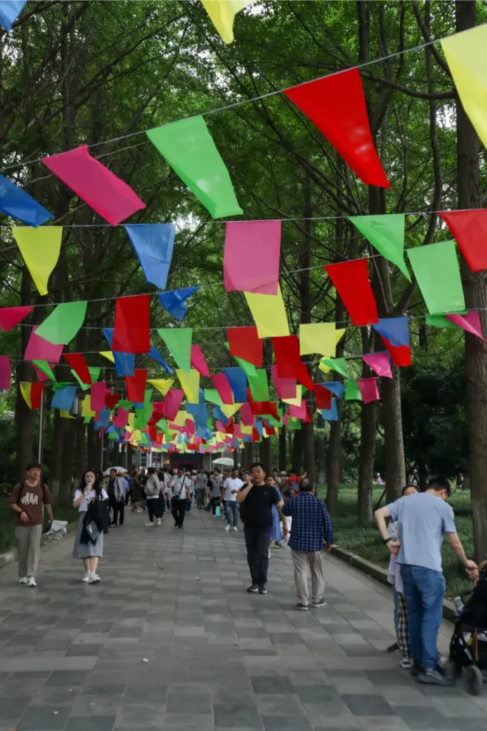 Chengdu Itinerary: Ultimate one-day adventure to see pandas & more (+map) 21 Things to do in Chengdu People’s Park