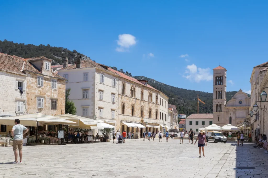 Como ir de Split para Hvar de forma simples (com ou sem carro) 6 Cidade antiga de Hvar
