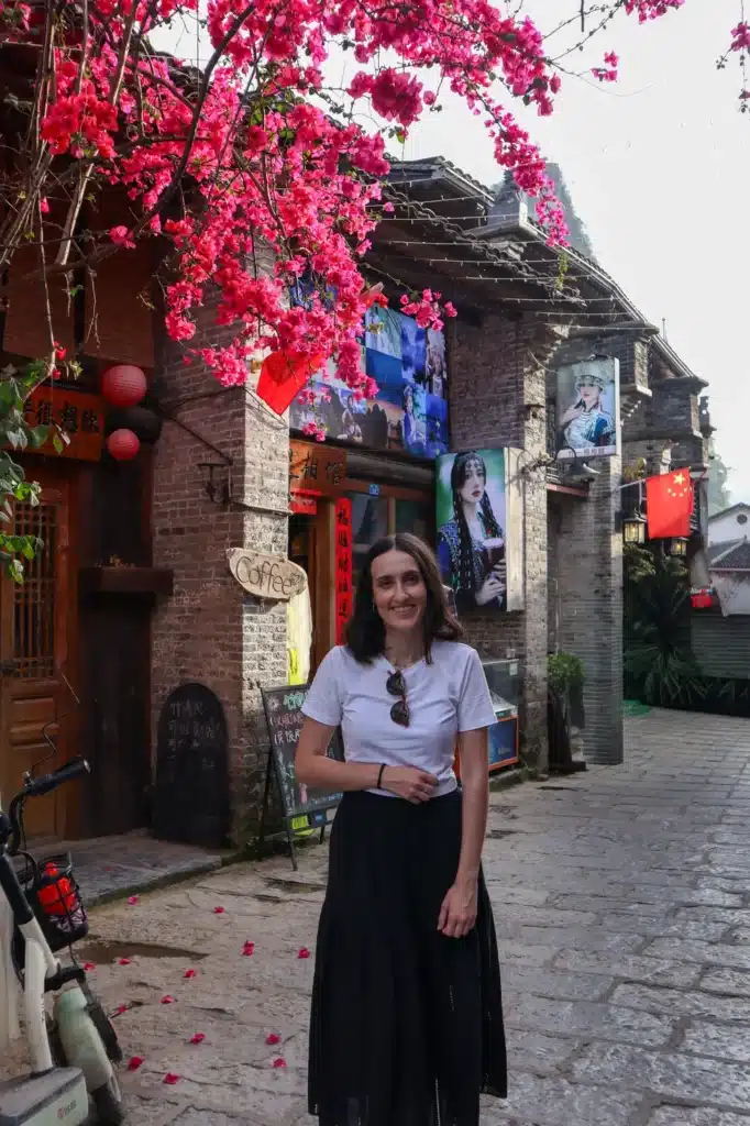 2 semanas na China: o roteiro ideal para uma primeira viagem inesquecível 25 Como passar 2 semanas na China Ruas de Guilin