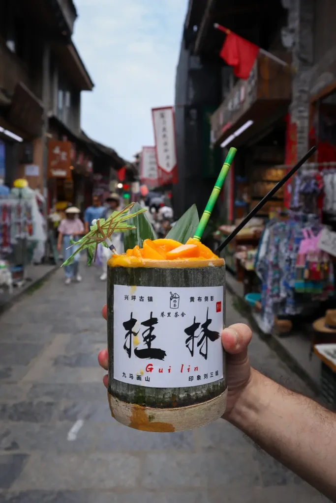 2 semanas na China: o roteiro ideal para uma primeira viagem inesquecível 26 Como passar 2 semanas na China Ruas de Guilin