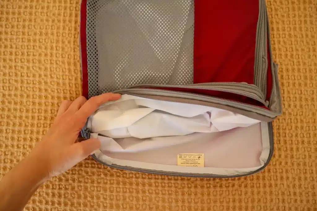 Review das bolsas organizadoras da Travel Dude (2026): valem a pena? (+código de desconto) 3 Review das Bolsas organizadoras da Travel Dude Compartimento à prova de água