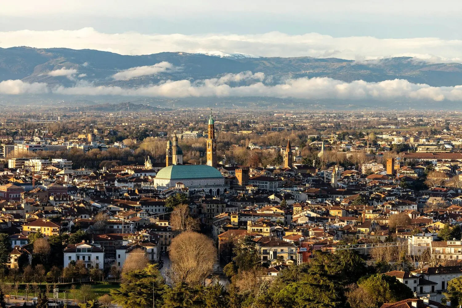 21 beautiful places to visit in Northern Italy that will steal your heart 29 Sweeping view of Vicenza with its Palladian architecture and mountain backdrop, a cultural gem among the top places to visit in Northern Italy.